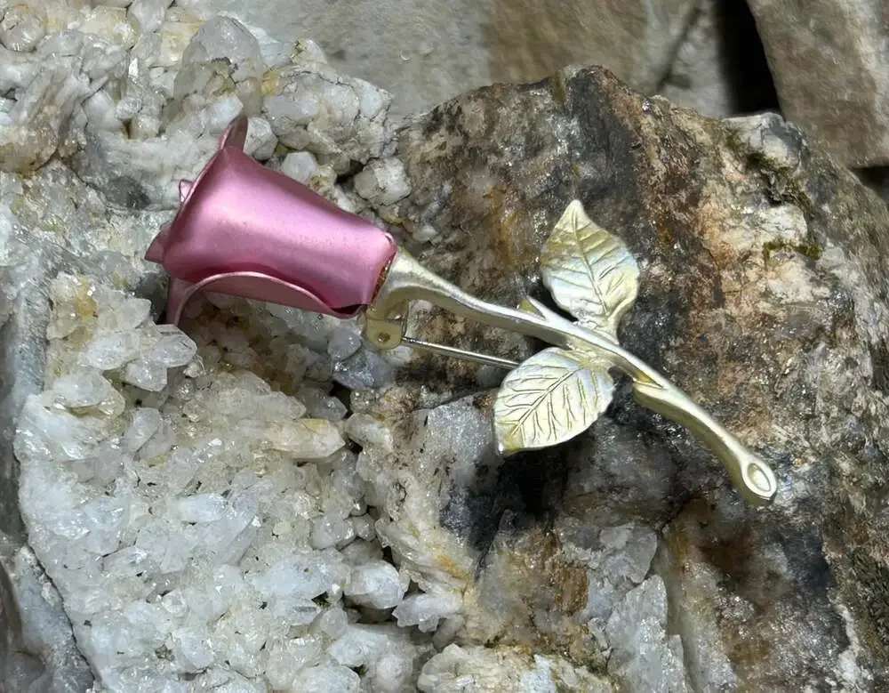 Vintage Avon Dusty Rose Pink Pin